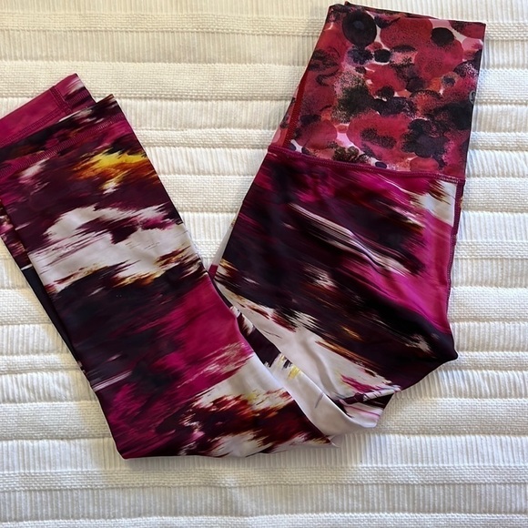 Lululemon Pigment Wind Berry Rumble Multi/ PoppyWunder Under Hi Rise Crop Size 6 - Picture 1 of 8